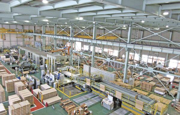 中部加工センターでは鋼板のあらゆる一次加工に対応