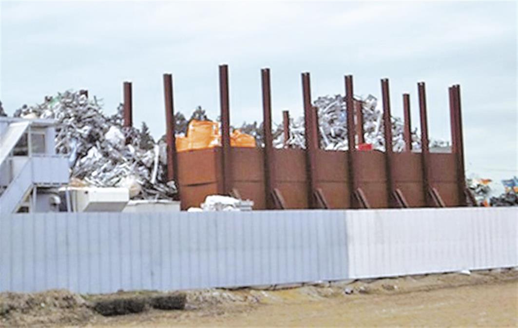 金属スクラップヤード規制／千葉市の条例、施行から1年／新規設置抑制、積み上げ過ぎ8割改善／騒音・火災なお課題／袖ヶ浦市でも規制強化の動き