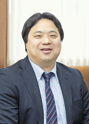 山 下 氏