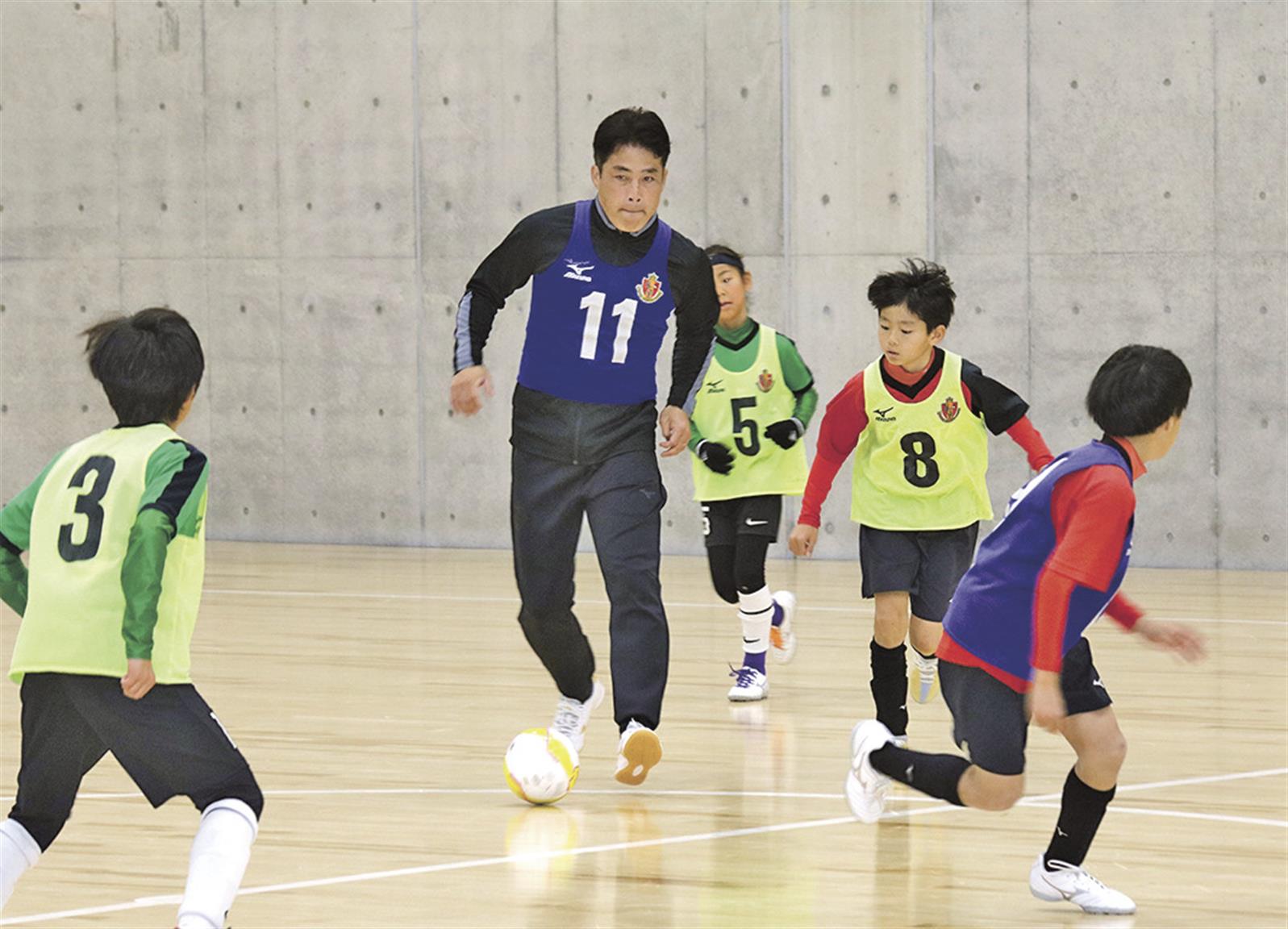 岡谷鋼機、小学生サッカー大会で「特別授業」 日刊鉄鋼新聞 Japan Metal Daily