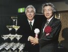 小泉元首相と村山氏（左）（２００７年６月の式典にて）