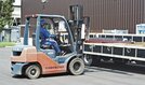 フォークリフトが機動力を発揮