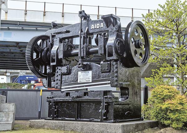 現在は芝浦シヤ船橋工場入口に鎮座